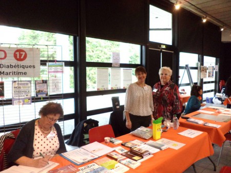 aidée de notre Infirmière Mme Véronique BRANDY et de Mme Maryvonne Olivré.